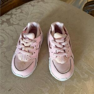 Nike Kids Pink Lace-Up huarache Sneakers